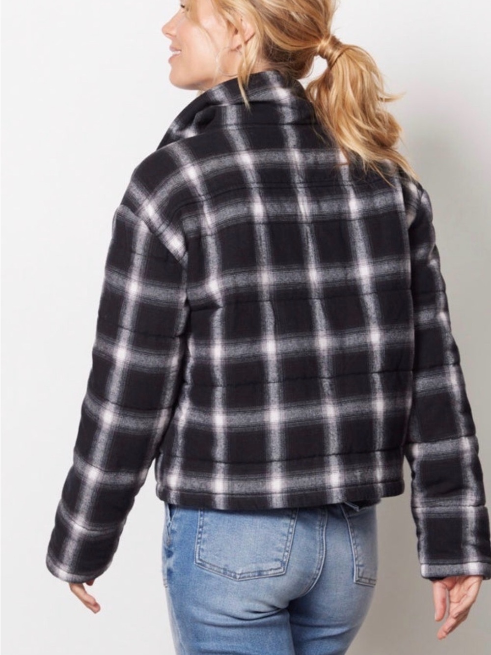 Evereve Lucy Plaid Jacket, Cotton Black/White Plaid, Large - Picture 4 of 15